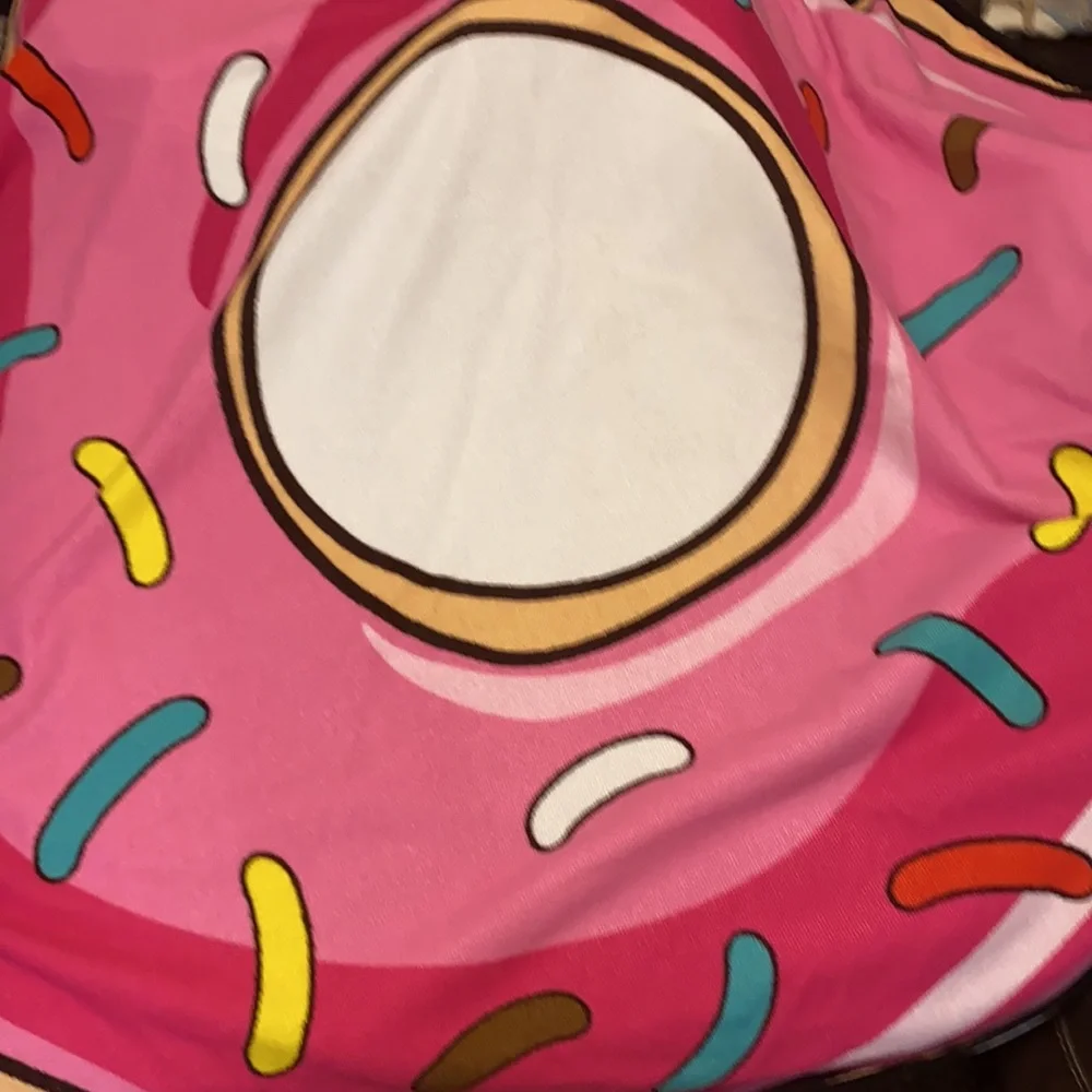 Forever 21 donut party pool beach towel 45” round donut with sprinkles NWT